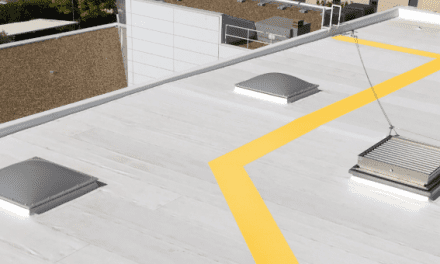 Novo Passadiço Antiderrapante RENOLIT ALKORPLAN: Revolução na segurança das coberturas