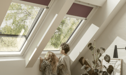 VELUX lança nova geração de cortinas elétricas para janelas de telhado