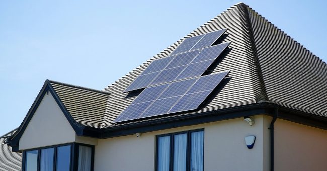 Associações apelam à reposição de IVA a 6% para painéis fotovoltaicos e ar condicionado